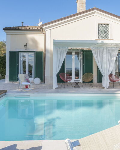 Villa Lucente 6+2: Piscine, Porte, Biens, Chaise, Villa, Aménagement Paysager, Ferme, Recours, Hacienda, Ombre