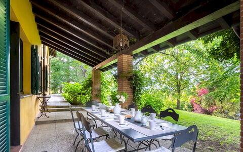 Tenuta Contessa Chiara 17: Meubles, Porte, Chaise, Ombre, Jardin, Biens, Table Cuisine Et Salle A Manger, Arrière-Cour, Vélo, Mobilier De Jardin