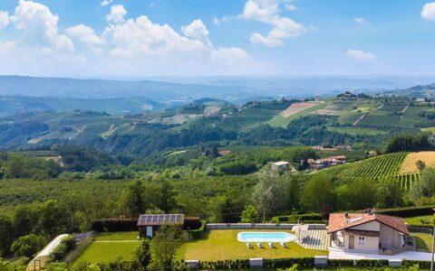 Tramonto Albese 4: Colline, Piscine, Station De Montagne, Chaîne De Montagnes, Biens, Eco Hôtel, Ferme, Plantation, Aménagement Paysager, Crête