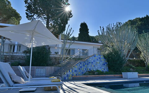 Villa Armonia 8: Piscine, Composite, Mobilier De Jardin, Ombre, Recours, Jardin, Caractéristique De L'Eau, Aménagement Paysager, Balancelle, Eco Hôtel