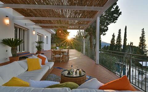 Villa Armonia 8: Meubles, Bois, Chaise, Table, Design Intérieur, Mobilier De Jardin, Recours, Ombre, Eco Hôtel, Porche