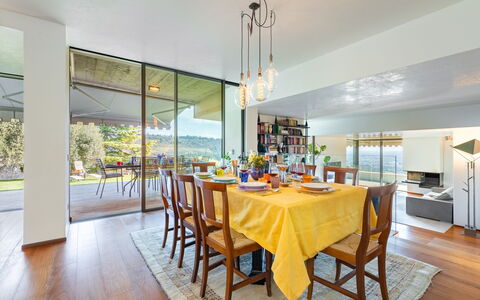 Villa degli Ulivi 8: Meubles, Design Intérieur, Sol, Salle À Manger, Table Cuisine Et Salle A Manger, Chaise, Plafond, Table, Sol, Pièce