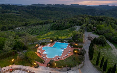 Guado al Sole 26+4: Paysage, Nuit, Station De Montagne, Crépuscule, Eco Hôtel, Soirée, Village De Montagne, Ville Resort