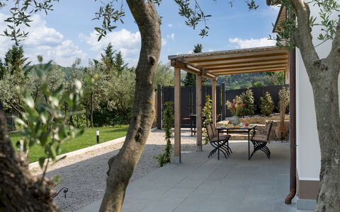 Terrazza sulla Valle 4+2: Bois, Ombre, Mobilier De Jardin, Lot Terre, Jardin, Aménagement Paysager, Structure En Plein Air, Arrière-Cour, Pergola, Cour