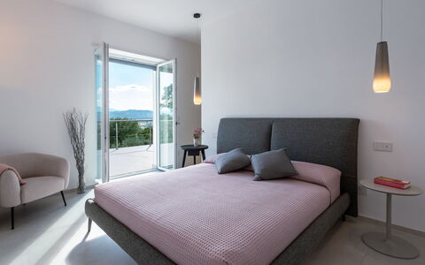 Villa Petrillo 6: Meubles, Lit, Design Intérieur, Chambre, Mur, Sol, Domicile, Sol, Literie, Pièce