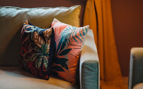 Villa Sumac 6: Coussin, Textile, Throw Pillow, Orange, Oreiller, Rose, Salon, Linge, Canapé, Art Floral
