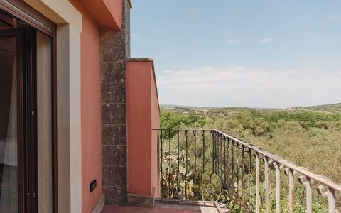 Villa Sumac 6: Tache De Bois, Balcon