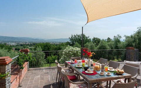Villa Irene 6: Meubles, Chaise, Mobilier De Jardin, Table, Tableau De Plein Air, Table Cuisine Et Salle A Manger, Ombre, Restaurant, Jardin, Loisir