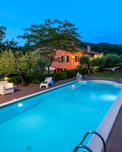 Villa Banci 8: Piscine, Bleu, Recours, Eco Hôtel, Thermes, Mobilier De Jardin, Loisir, Hacienda, Biens, Hôtel