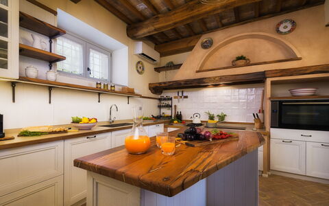 Villa Flaminia 8+2 -: Design Intérieur, Cuisine, Meubles, Comptoir, Bois, Sol, Cabinetry, Plafond, Appareil De Cuisine, Domicile