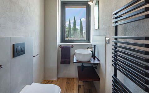 Casale the Place 6+2: Mur, Luminaire Plomberie, Sol, Plomberie, Salle De Bains, Robinet, Évier, Toilette, Luminaire