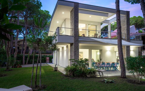 La Villa in Pineta 10: Ombre, Porche, Biens, Recours, Villa, Hacienda, Balcon, Eco Hôtel, Structure En Plein Air