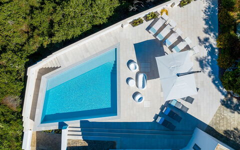 Villa Calypso 8: Bleu, Piscine, Composite, Recours, Ombre, Mobilier De Jardin, Eco Hôtel, Balancelle, Aménagement Paysager, Hôtel