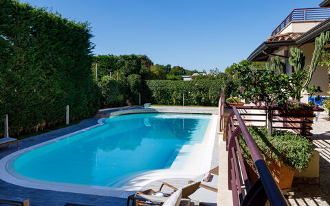 Villa Alais 8: Bleu, Piscine, Recours, Loisir, Mobilier De Jardin, Eco Hôtel, Ombre, Villa, Hacienda, Hôtel