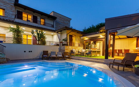 Villa Alais 8: Piscine, Zone Résidentielle, Recours, Architecture, Domicile, Maison, Biens, Eco Hôtel, Éclairage Paysager, Villa