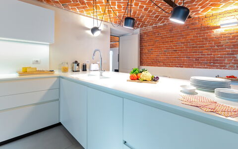 Villa Boemia 10: Cuisine, Comptoir, Design Intérieur, Luminaire, Plafond, Cabinetry, Appareil De Cuisine, Luminaire Plomberie, Éclairage, Principaux Appliance
