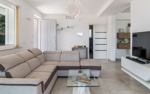 Villa i Chiani 8: Meubles, Design Intérieur, Sol, Sol, Bois, Canapé, Domicile, Pièce, Salon, Plafond