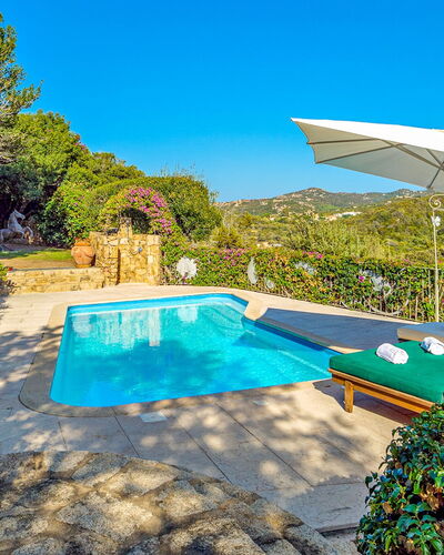 Villa Stella 6: Bleu, Piscine, Recours, Eco Hôtel, Loisir, Aménagement Paysager, Jardin, Parapluie, Biens, Villa