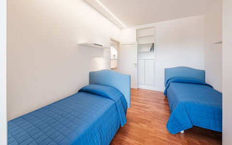 Villa Bellina 6: Sol, Sol, Design Intérieur, Plafond, Appartement, Pièce, Chambre, Lit, Cadre De Lit, Literie