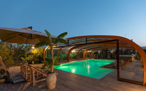Villa i Mori 4: Bois, Recours, Piscine, Eco Hôtel, Pot De Fleur, Ombre, Loisir, Structure En Plein Air, Mobilier De Jardin, Tache De Bois