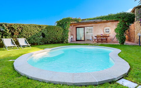 Casa Maestrale 6: Bleu, L'Eau, Piscine, Loisir, Recours, Mobilier De Jardin, Eco Hôtel, Ombre, Caractéristique De L'Eau, Arrière-Cour