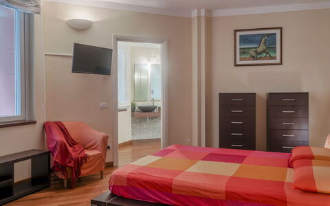 Villa Eden 8: Meubles, Design Intérieur, Sol, Sol, Bois, Pièce, Lit, Plafond, Chambre, Textile