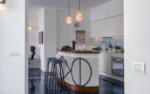 Villa Ponti 6: Meubles, Design Intérieur, Sol, Mur, Luminaire, Cuisine, Comptoir, Sol, Bois, Plafond