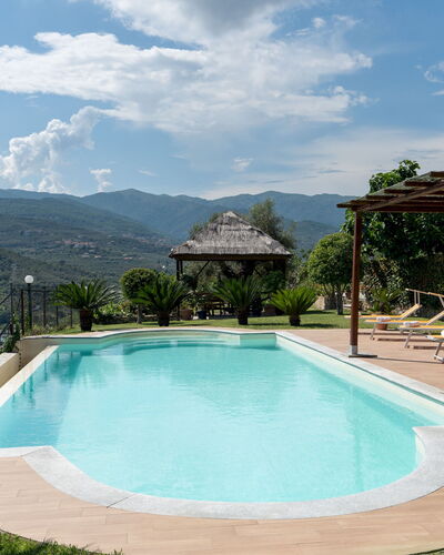 Villa Vittorio 6+2: Piscine, L'Eau, Recours, Mobilier De Jardin, Eco Hôtel, Thermes, Caractéristique De L'Eau, Ombre, Chaise, Hacienda
