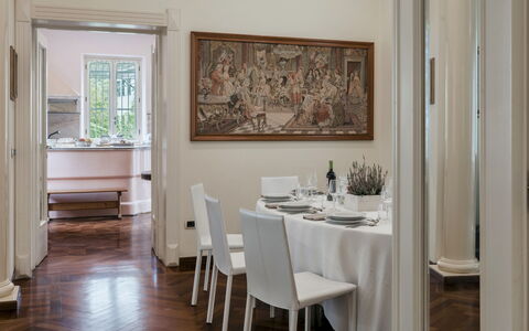 Villa Liberty Albisola 6+2: Meubles, Design Intérieur, Sol, Table, Bois, Sol, Chaise, Table Cuisine Et Salle A Manger, Salle À Manger, Plafond