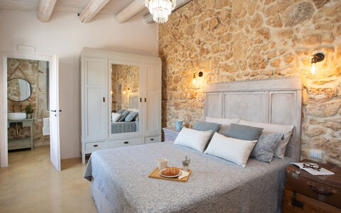 Palmento San Lorenzo 6: Meubles, Design Intérieur, Mur, Chambre, Sol, Lit, Sol, Tiroir, Pièce, Éclairage