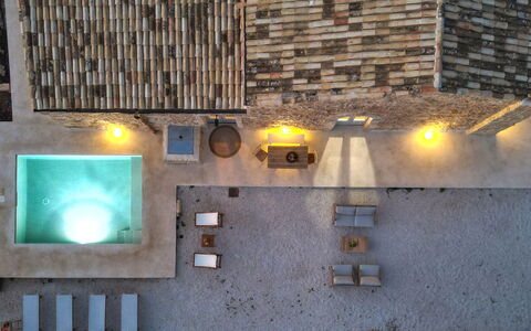 Palmento San Lorenzo 6: Piscine, Architecture, Sol, Composite, Sol, Chaise, Recours, Béton, Cour, Mobilier De Jardin