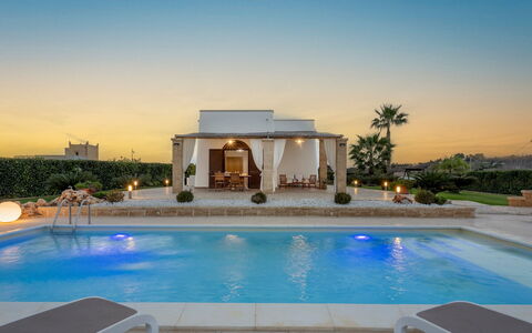 Villa Serena 4: Piscine, Recours, Pot De Fleur, Biens, Eco Hôtel, Hacienda, Villa, Structure En Plein Air, Aménagement Paysager, Ombre