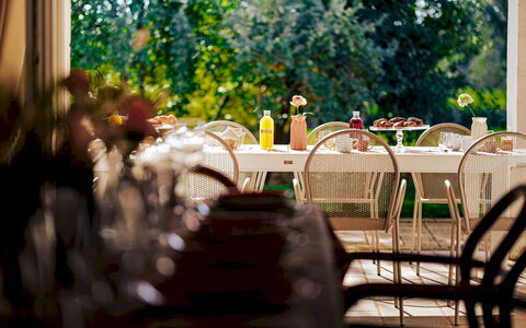Opuntia Trulli e Lamie 10: Meubles, Table, Chaise, Tableau De Plein Air, Mobilier De Jardin, Restaurant, Nappe De Table, Table Cuisine Et Salle A Manger, Jardin, Serveware