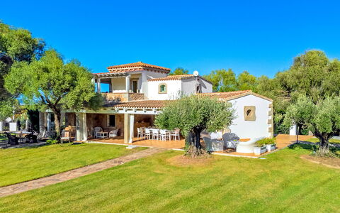 Villa Typha 10: Bleu, Domicile, Biens, Pelouse, Ferme, Jardin, Prairie, Ombre, Cour, Hacienda