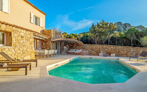 Villa Anga 10+1: Piscine, Recours, Mobilier De Jardin, Biens, Eco Hôtel, Villa, Thermes, Ville Resort, Vacances, Parapluie