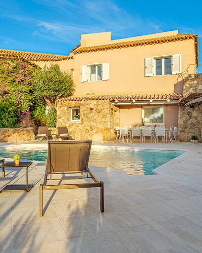 Villa Anga 10+1: Piscine, Zone Résidentielle, Maison, Domicile, Mobilier De Jardin, Biens, Recours, Établissements Humains, Villa, Eco Hôtel
