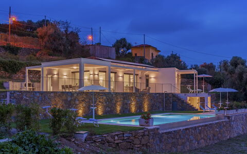 Villa Gioia 8: Piscine, Biens, Recours, Villa, Eco Hôtel, Manoir, Hacienda, Ferme, Hôtel, Appartement Penthouse