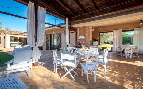 Villa Isotta 8+4: Meubles, Recours, Domicile, Mobilier De Jardin, Piscine, Chaise, Biens, Eco Hôtel, Patio, Table Cuisine Et Salle A Manger