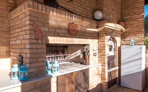 Villa Isotta 8+4: Brique, Brickwork, Tache De Bois, Tuile, Cuisine, Dalle