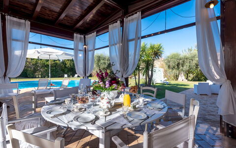 Villa Isotta 8+4: Meubles, Piscine, Recours, Chaise, Eco Hôtel, Restaurant, Mobilier De Jardin, Canopée, Hacienda, Ombre