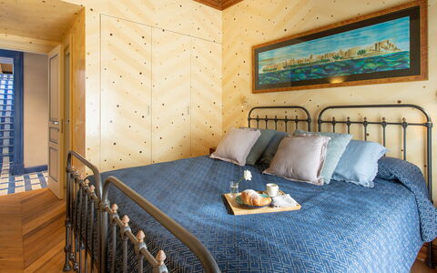 Belvedere Guastella a 8: Meubles, Design Intérieur, Mur, Bois, Sol, Sol, Chambre, Pièce, Lit, Plafond