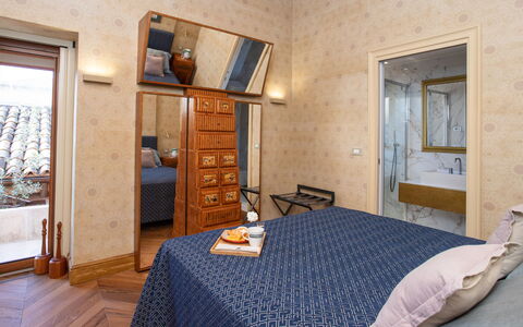Belvedere Guastella a 8: Bois, Design Intérieur, Chambre, Sol, Meubles, Sol, Lit, Drap De Lit, Pièce, Literie