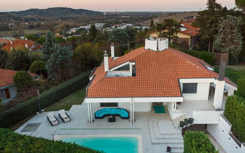 Villa Vae Victis 6: Toit, Zone Résidentielle, Piscine, Maison, Domicile, Biens, Villa, Eco Hôtel, Recours, Conception