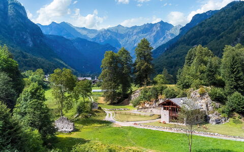 Chalet Walser 4+2: Montagnes Relief, Montagne, Arbre, Chaîne De Montagnes, Colline, Paysage Naturel, Montagnes, Vallée, Paysage, Station De Montagne