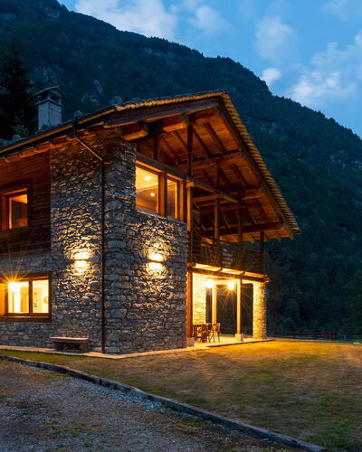 Chalet Walser 4+2: Bâtiment, Maison, Domicile, Architecture, Chalet, Toit, Zone Rurale, Chaîne De Montagnes, Vallée, Station De Montagne