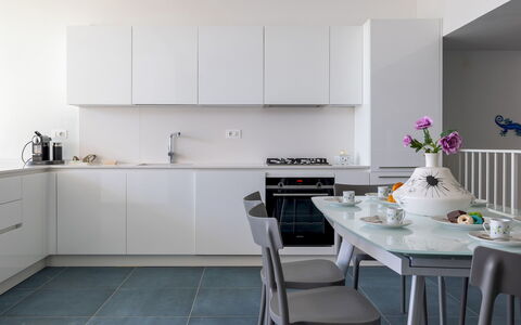 Villa Ristola 6: Cuisine, Comptoir, Meubles, Appareil De Cuisine, Design Intérieur, Sol, Cabinetry, Principaux Appliance, Domicile, Sol