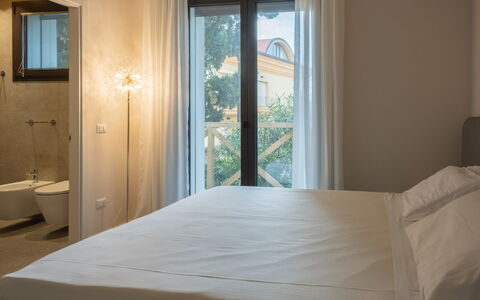 Onda 8: Mur, Chambre, Design Intérieur, Lit, Sol, Drap De Lit, Literie, Sol, Domicile, Éclairage