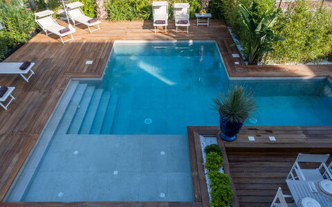 Onda 8: Piscine, Recours, Mobilier De Jardin, Composite, Caractéristique De L'Eau, Eco Hôtel, Jardin, Loisir, Aménagement Paysager, Chaise