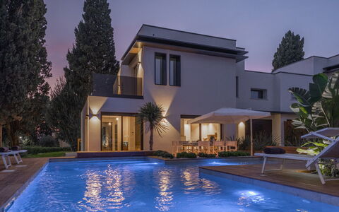 Marea 8: Piscine, Zone Résidentielle, Domicile, Maison, Biens, Recours, Villa, Manoir, Aménagement Paysager, Eco Hôtel