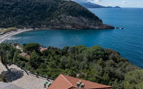 Villa Meraviglia 8: L'Eau, Plan D'Eau, Côte, Cotiers Et Relief Océaniques, Paysage Naturel, Mer, Plage, Promontoire, Montagne, Promontoire